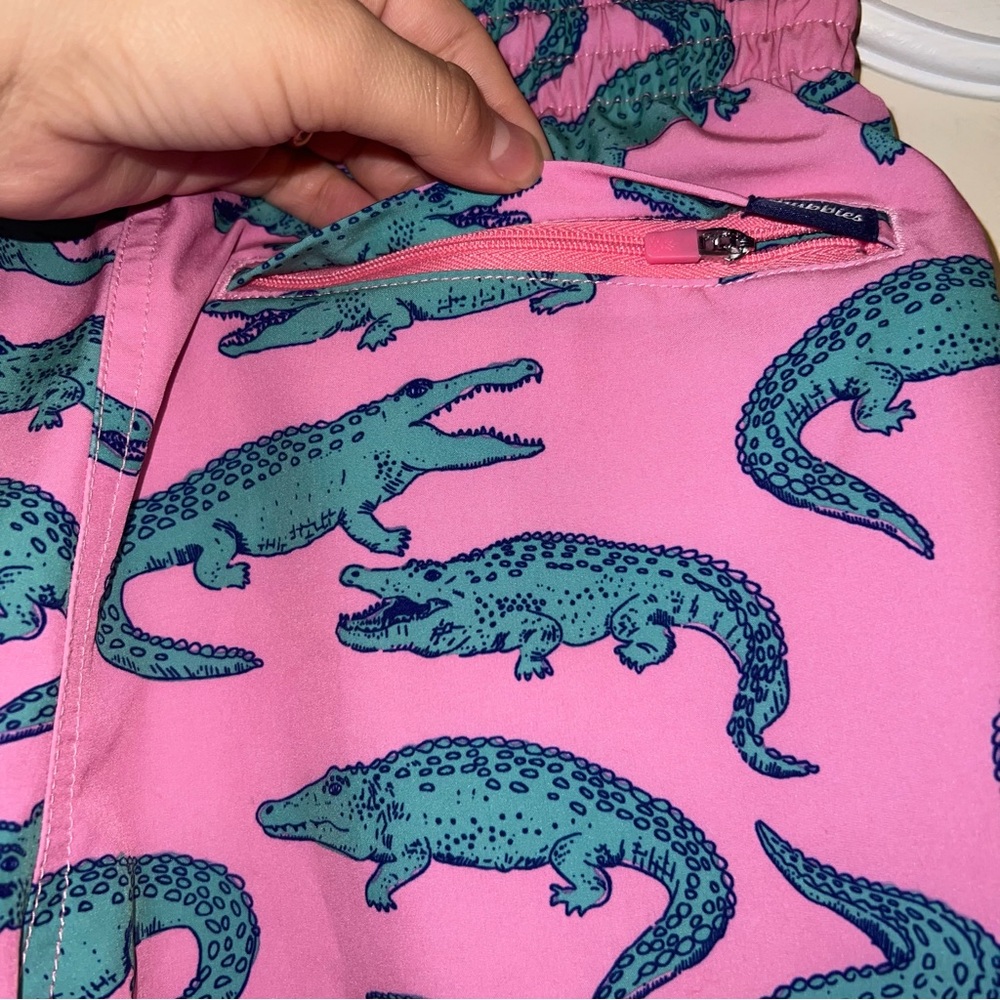 Chubbies Pink Alligator Swim Trunks 5.5 Inch Inseam - Picture 7 of 8